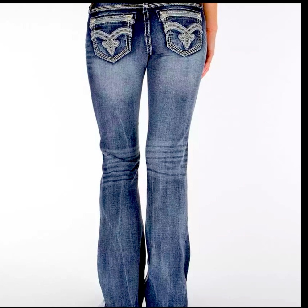 Rock Revival Parol Easy Boot Jean. Size 30. 30 inch
inseam short. Distressed